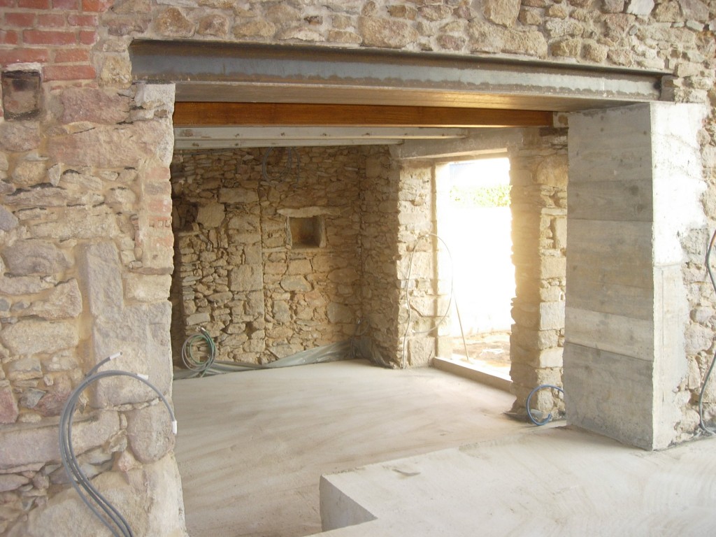 Ouverture de mur en pierre, en béton à Limey-Remenauville